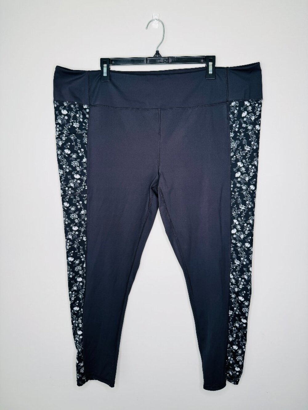 Vera Bradley Black Leggings Womens Plus 3XL Floral Side Panel One Pocket 35369-1